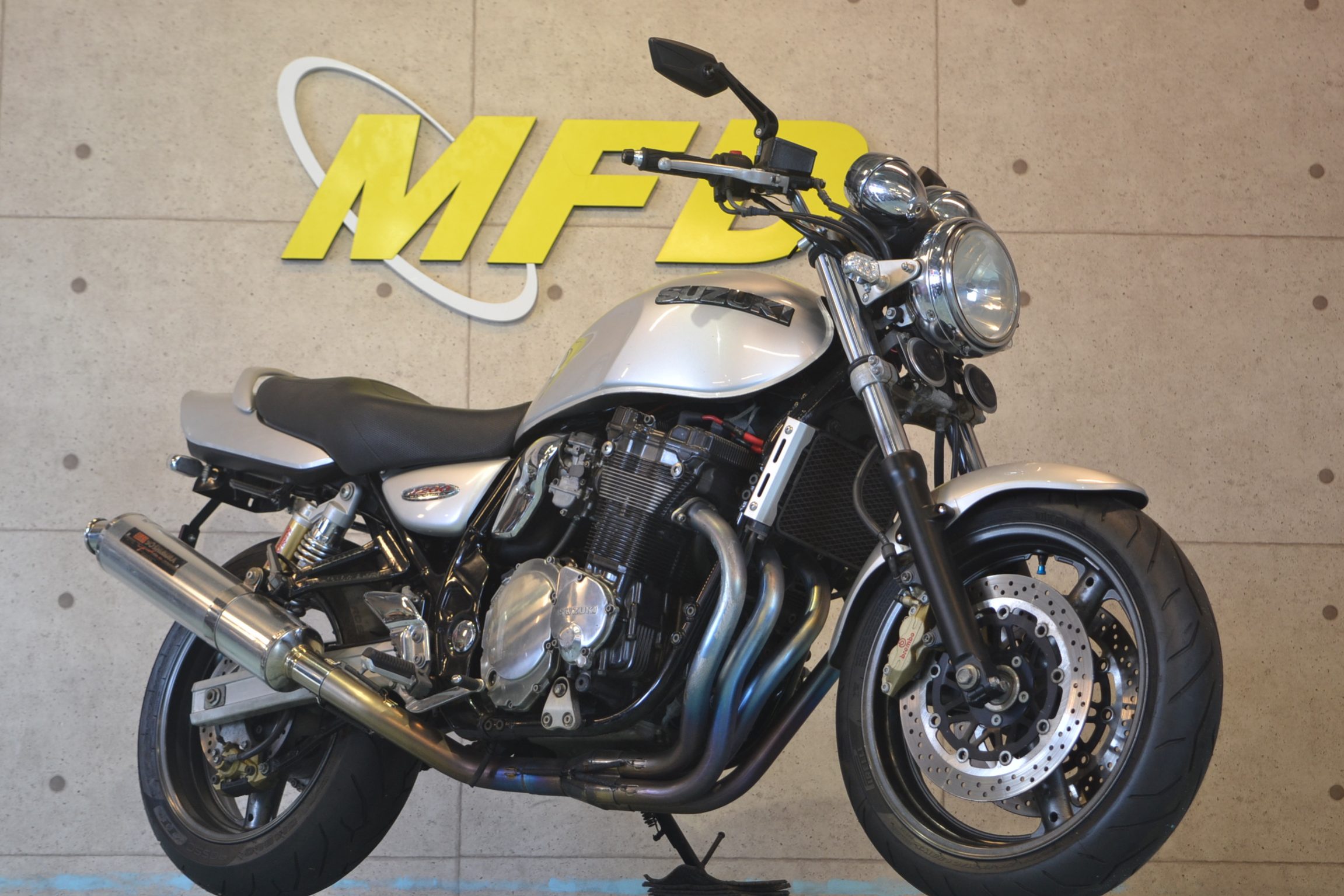 スズキ イナズマ1200 ヨシムラフルエキマフラー【特選大型バイク紹介】 - MFDモトフィールドドッカーズ神戸店