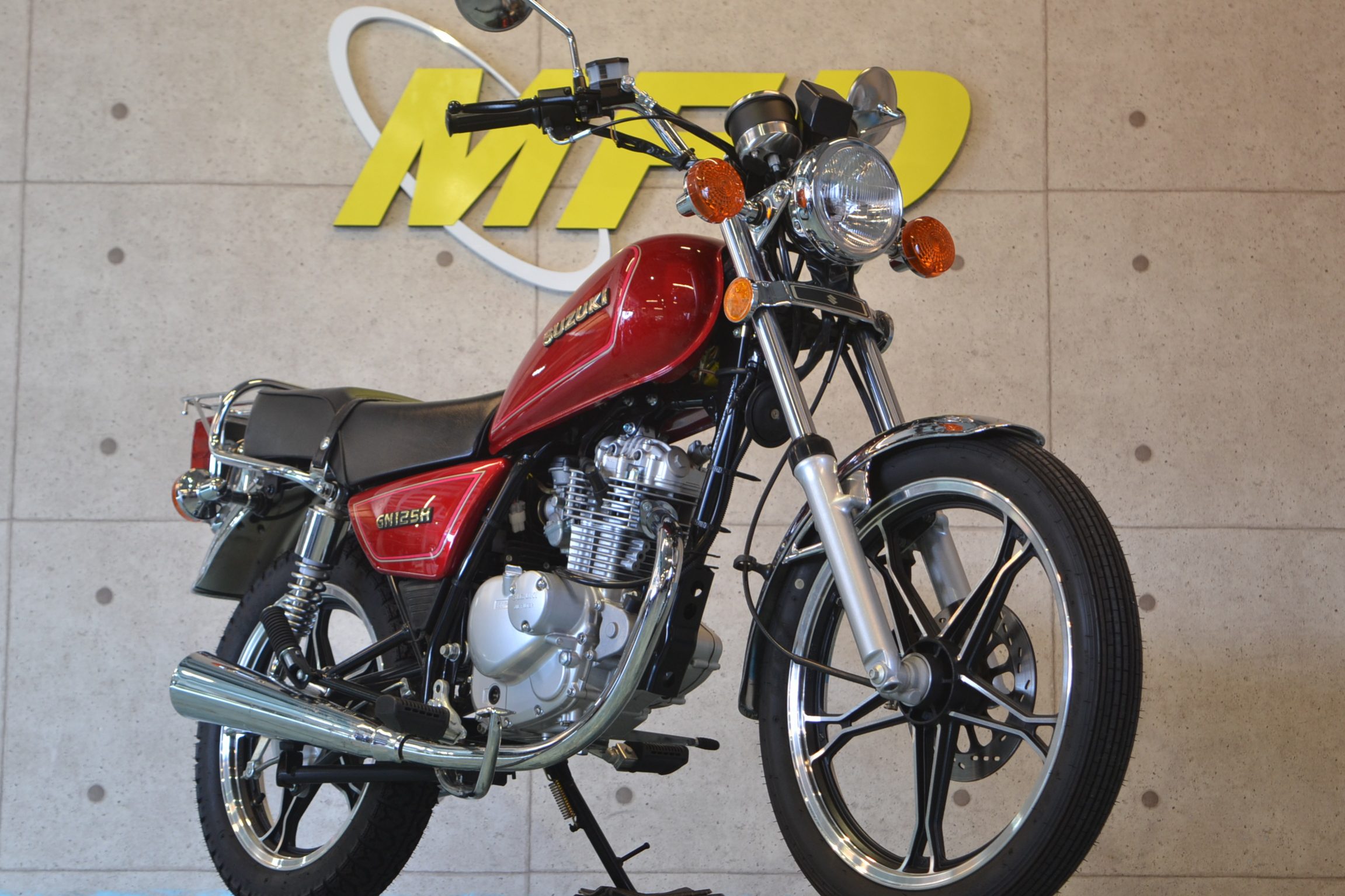 スズキ GN125-2F 走行958km 【特選125cc中古バイク紹介】 - MFDモトフィールドドッカーズ神戸店