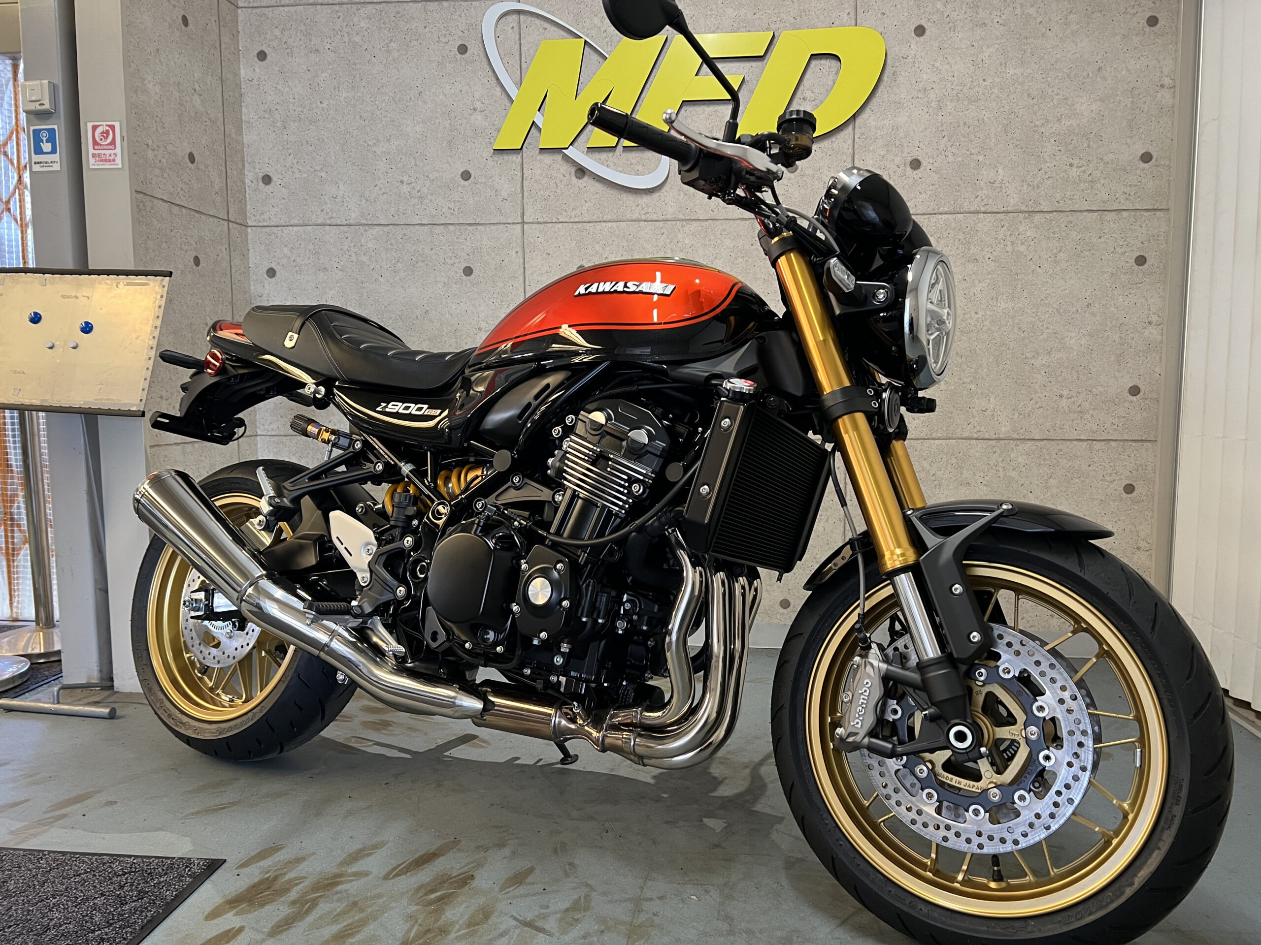 とんでもないお宝が入荷してしまいました……。  最新の2026年モデル、Z900RS SE。 しかも走行距離は驚きの「1km」！！